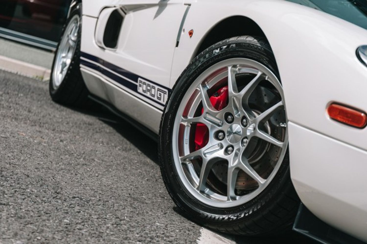 FORD GT COUPE 5.4