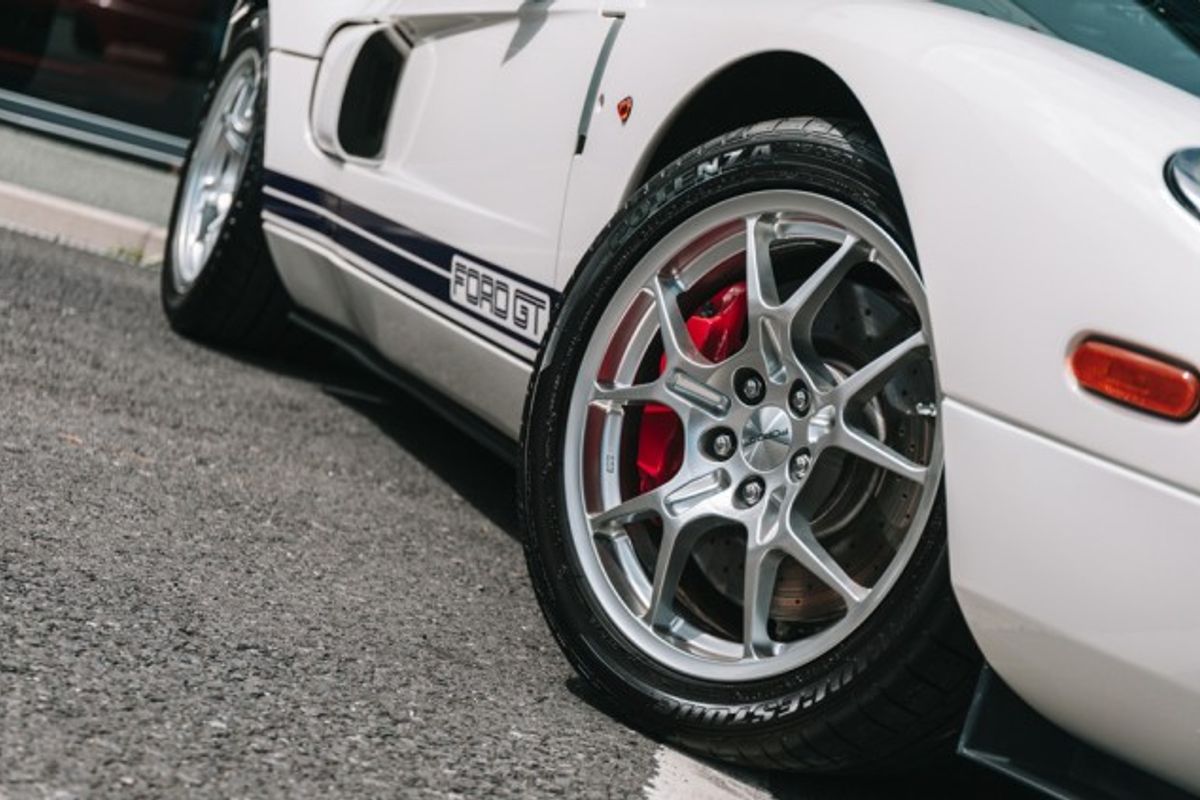 FORD GT COUPE 5.4