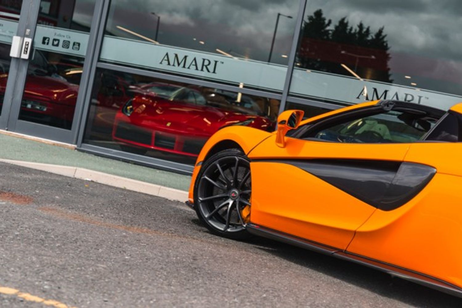 MCLAREN 570S V8 SSG CONVERTIBLE 3.8 V8 SSG 2DR SEMI AUTOMATIC
