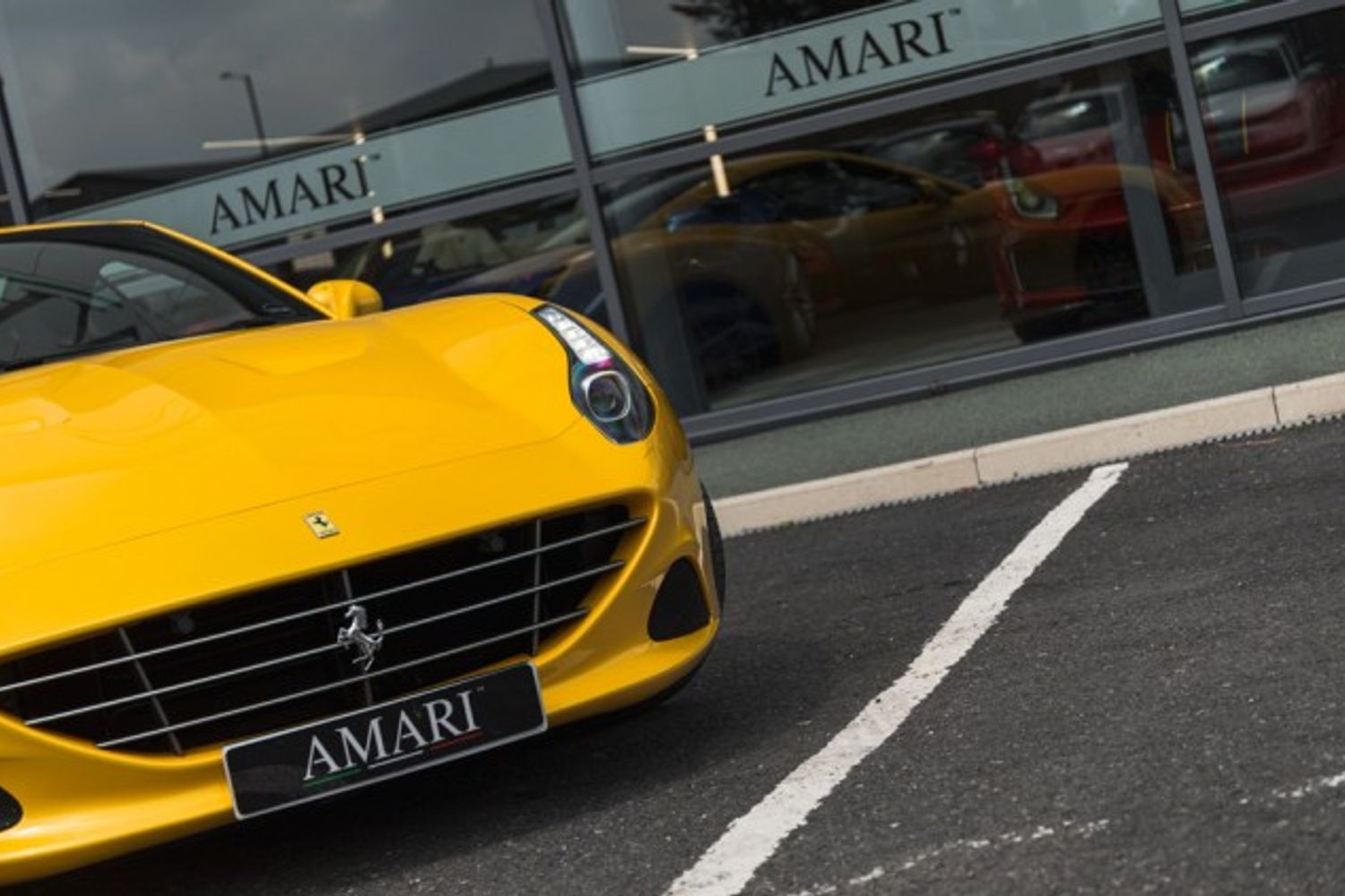 FERRARI CALIFORNIA CONVERTIBLE 3.9 DD 2DR SEMI AUTOMATIC