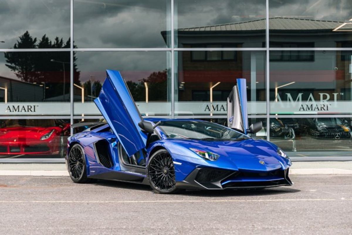 LAMBORGHINI AVENTADOR COUPE 6.5 LP 750-4 SUPERVELOCE 2DR SEMI AUTOMATIC