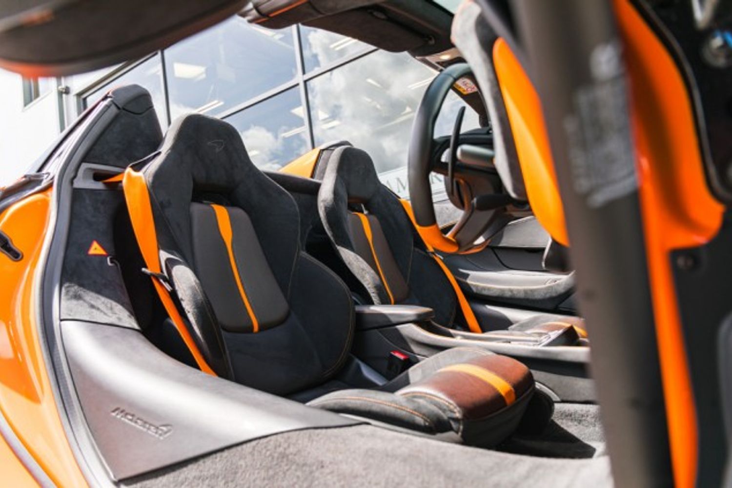 MCLAREN 570S V8 SSG CONVERTIBLE 3.8 V8 SSG 2DR SEMI AUTOMATIC