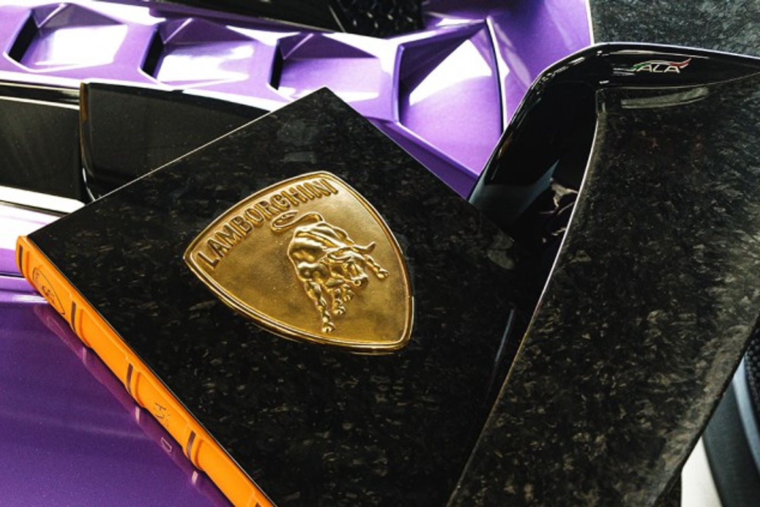 LAMBORGHINI DNA LAMBORGHINI Doro Collection Book