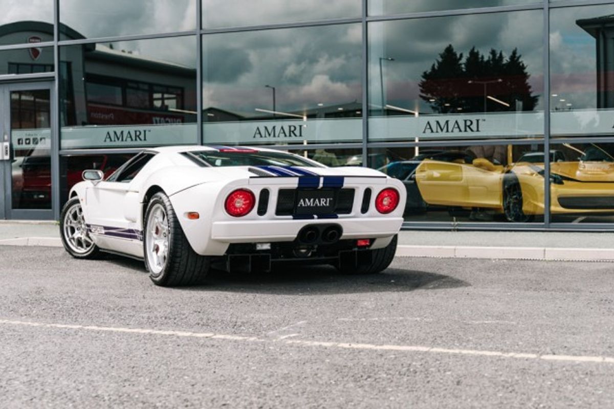 FORD GT COUPE 5.4