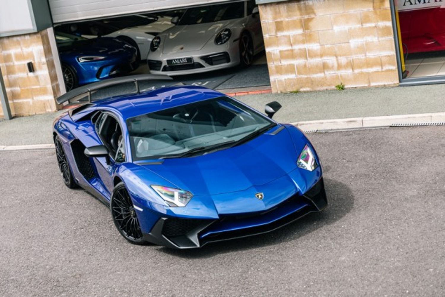 LAMBORGHINI AVENTADOR COUPE 6.5 LP 750-4 SUPERVELOCE 2DR SEMI AUTOMATIC