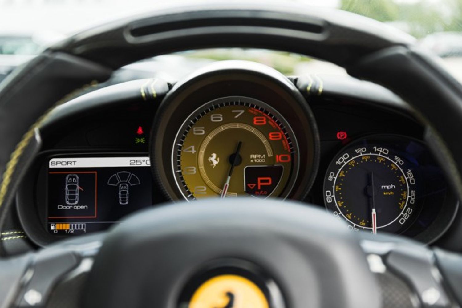 FERRARI CALIFORNIA CONVERTIBLE 3.9 DD 2DR SEMI AUTOMATIC