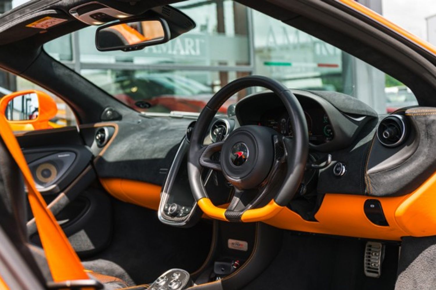 MCLAREN 570S V8 SSG CONVERTIBLE 3.8 V8 SSG 2DR SEMI AUTOMATIC