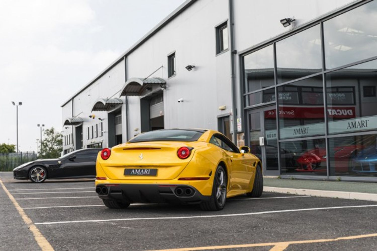 FERRARI CALIFORNIA CONVERTIBLE 3.9 DD 2DR SEMI AUTOMATIC