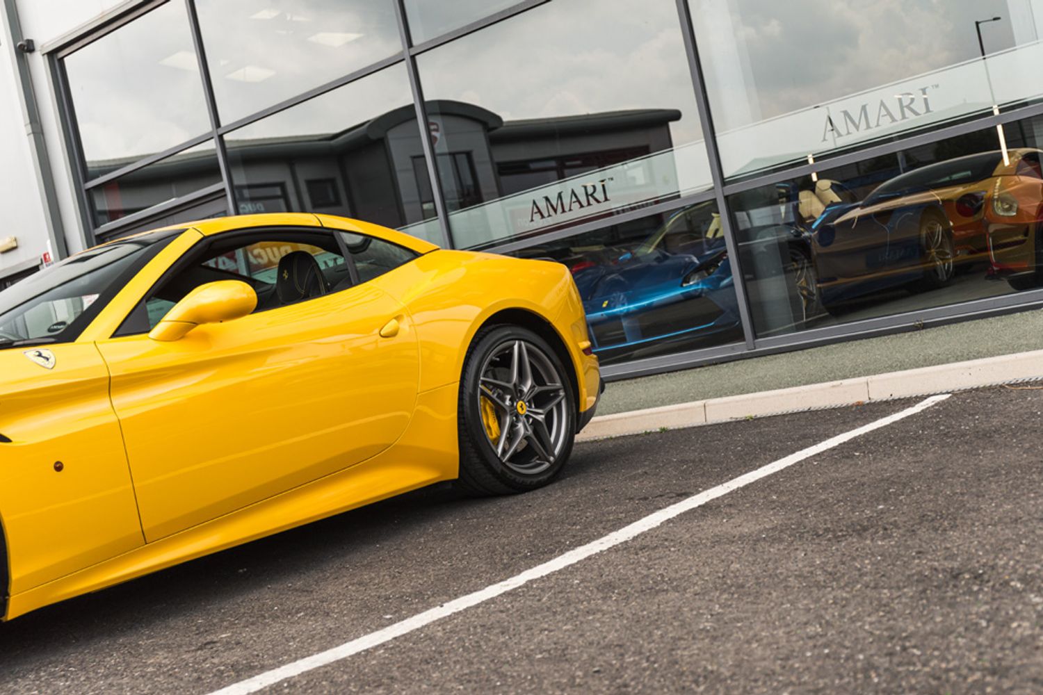 FERRARI CALIFORNIA CONVERTIBLE 3.9 DD 2DR SEMI AUTOMATIC