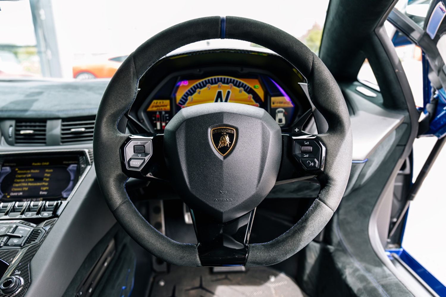 LAMBORGHINI AVENTADOR COUPE 6.5 LP 750-4 SUPERVELOCE 2DR SEMI AUTOMATIC
