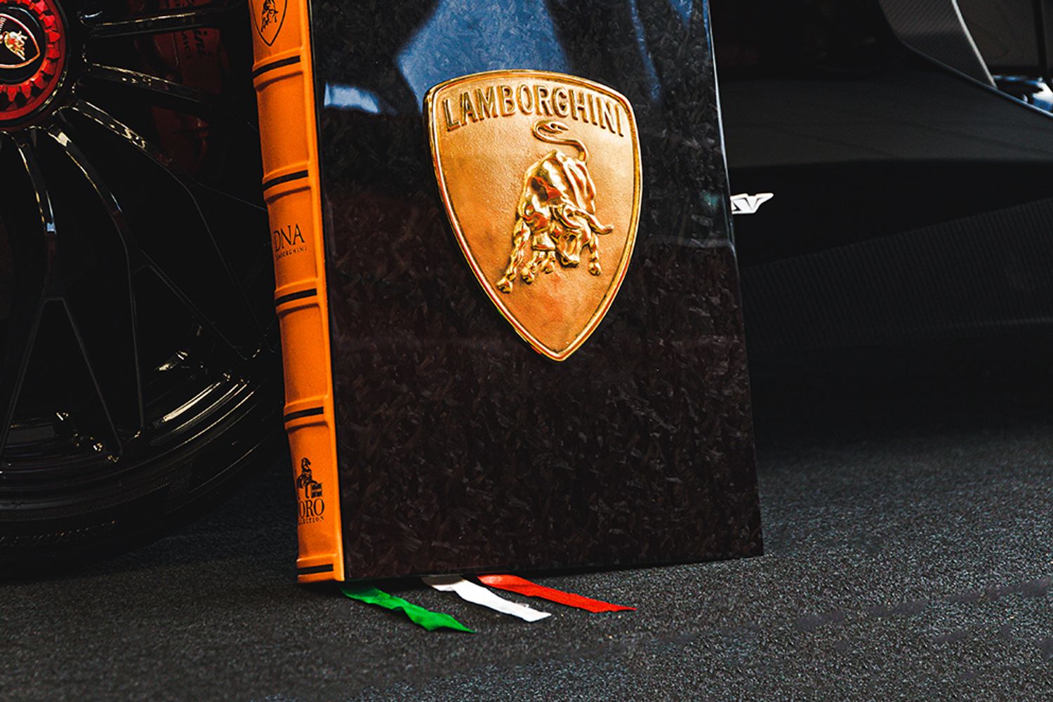 LAMBORGHINI DNA LAMBORGHINI Doro Collection Book
