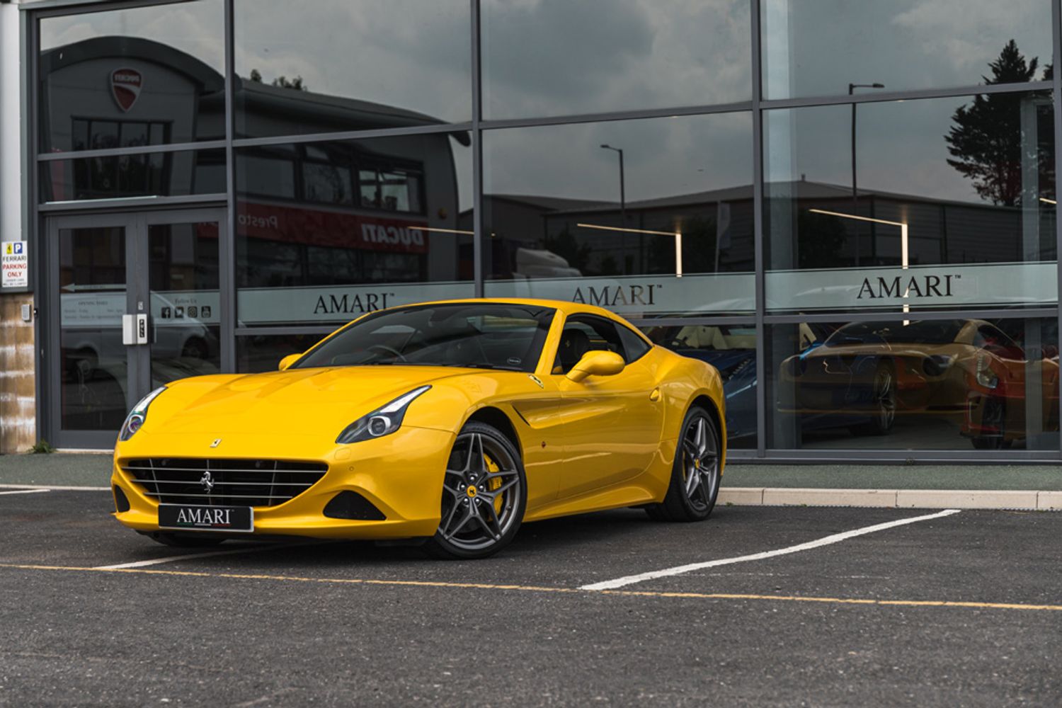 FERRARI CALIFORNIA CONVERTIBLE 3.9 DD 2DR SEMI AUTOMATIC