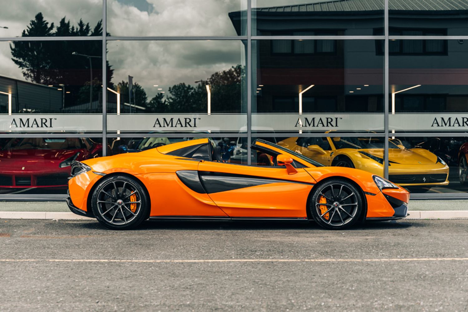 MCLAREN 570S V8 SSG CONVERTIBLE 3.8 V8 SSG 2DR SEMI AUTOMATIC