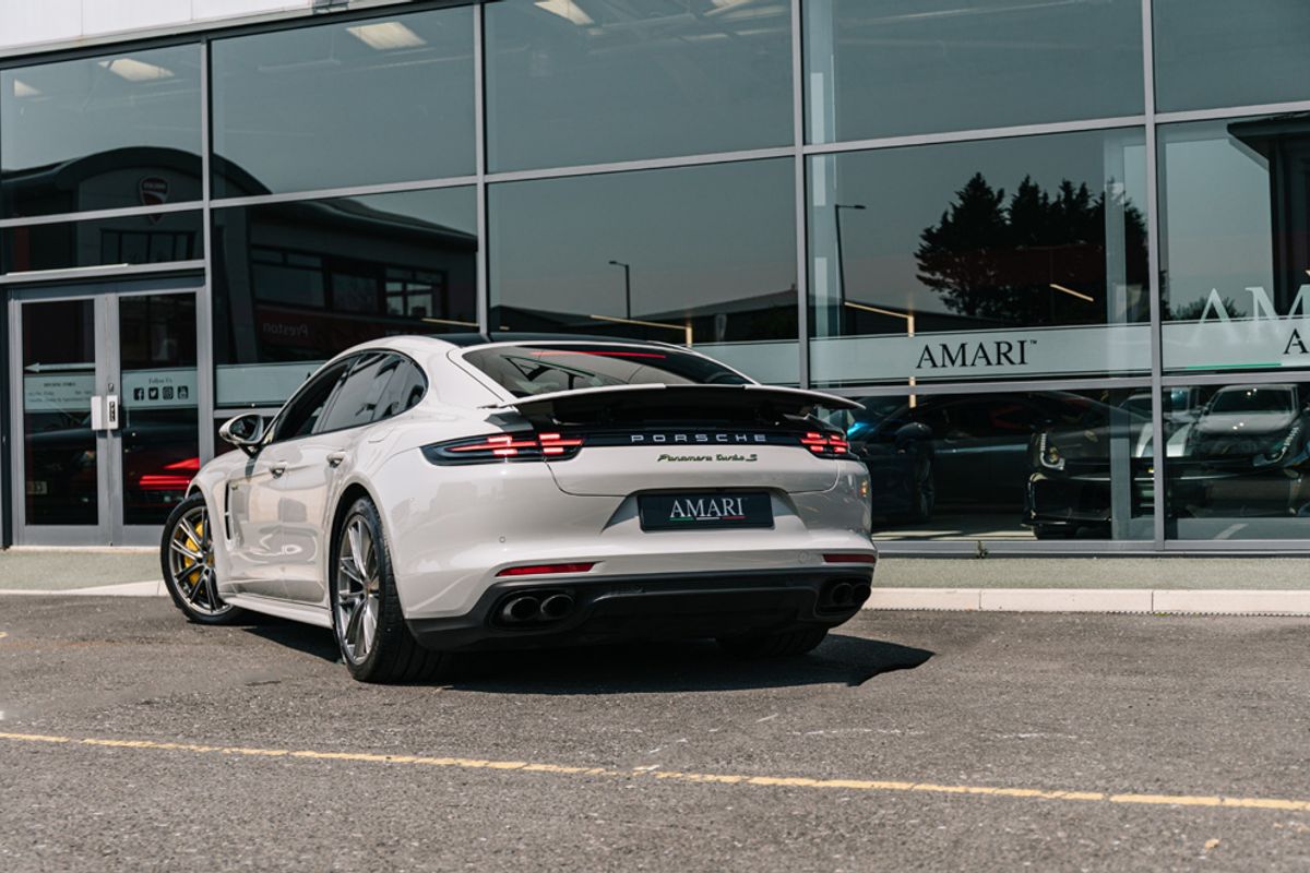 PORSCHE Panamera 4.0 V8 E-Hybrid 7.2 Wh Turbo S