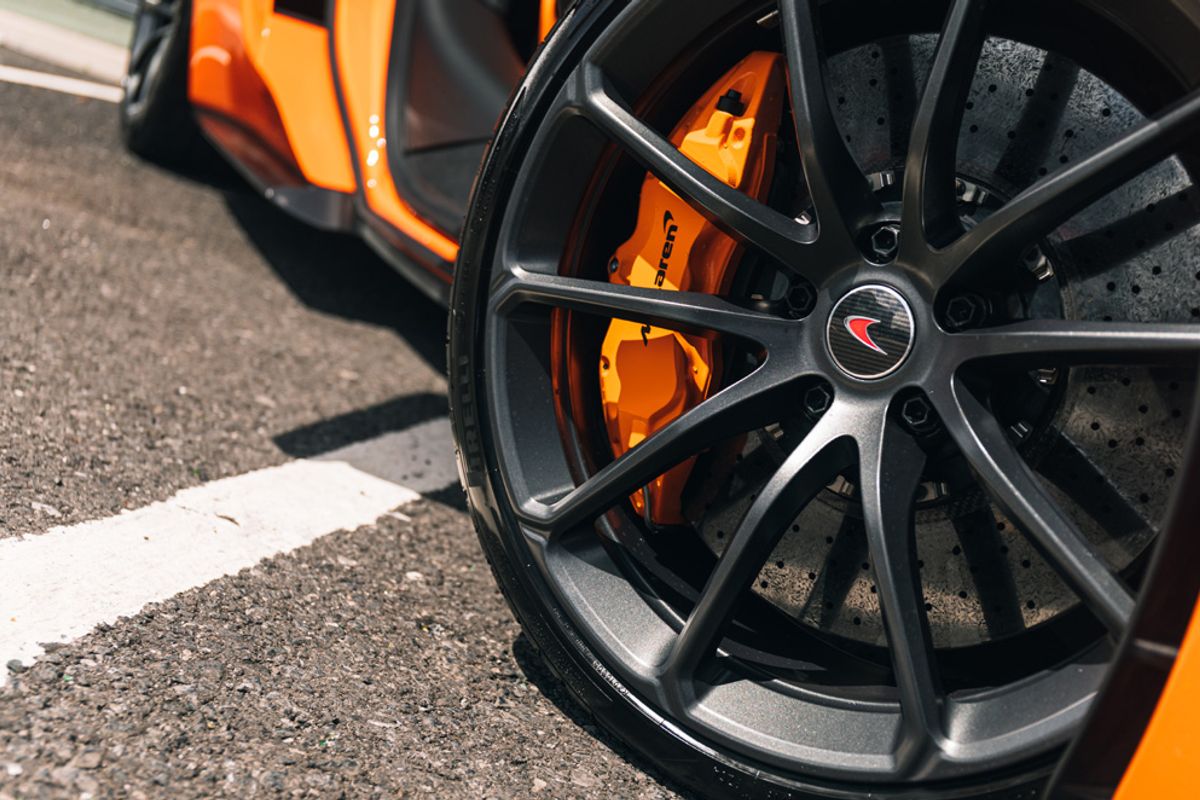 MCLAREN 570S V8 SSG CONVERTIBLE 3.8 V8 SSG 2DR SEMI AUTOMATIC