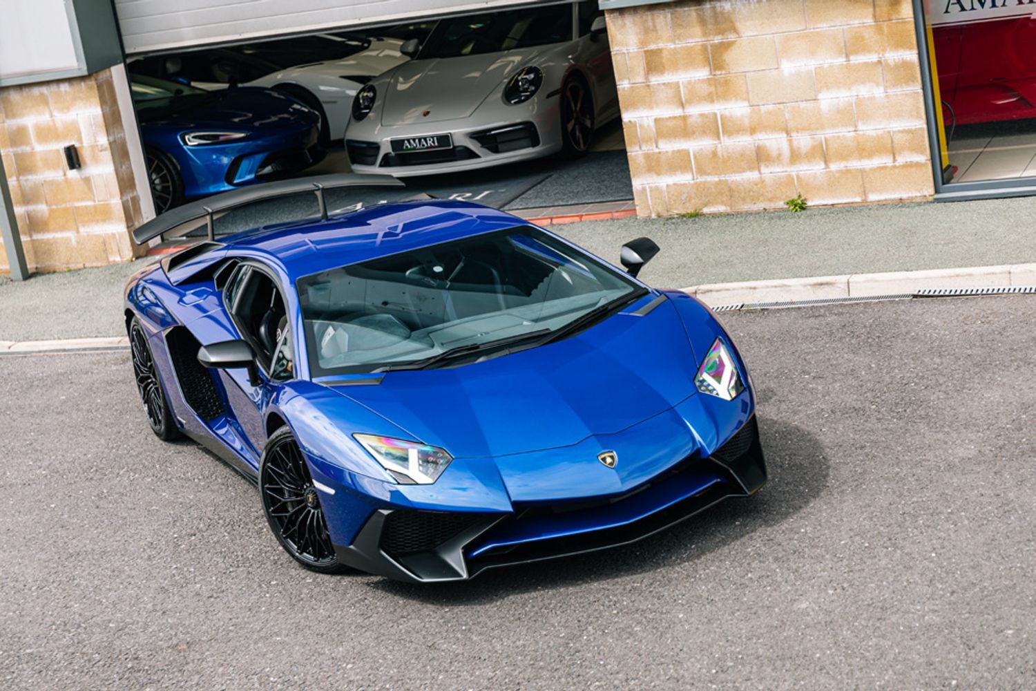 LAMBORGHINI AVENTADOR COUPE 6.5 LP 750-4 SUPERVELOCE 2DR SEMI AUTOMATIC