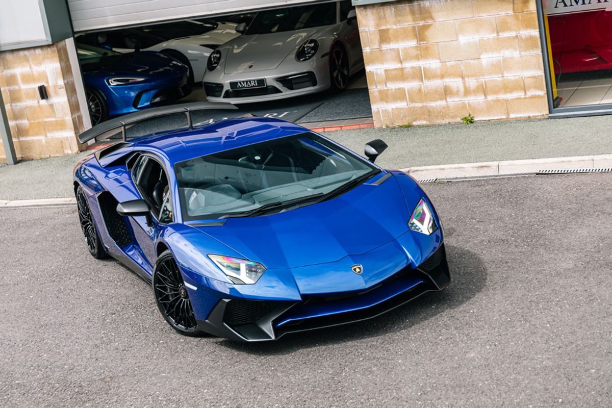 LAMBORGHINI AVENTADOR COUPE 6.5 LP 750-4 SUPERVELOCE 2DR SEMI AUTOMATIC