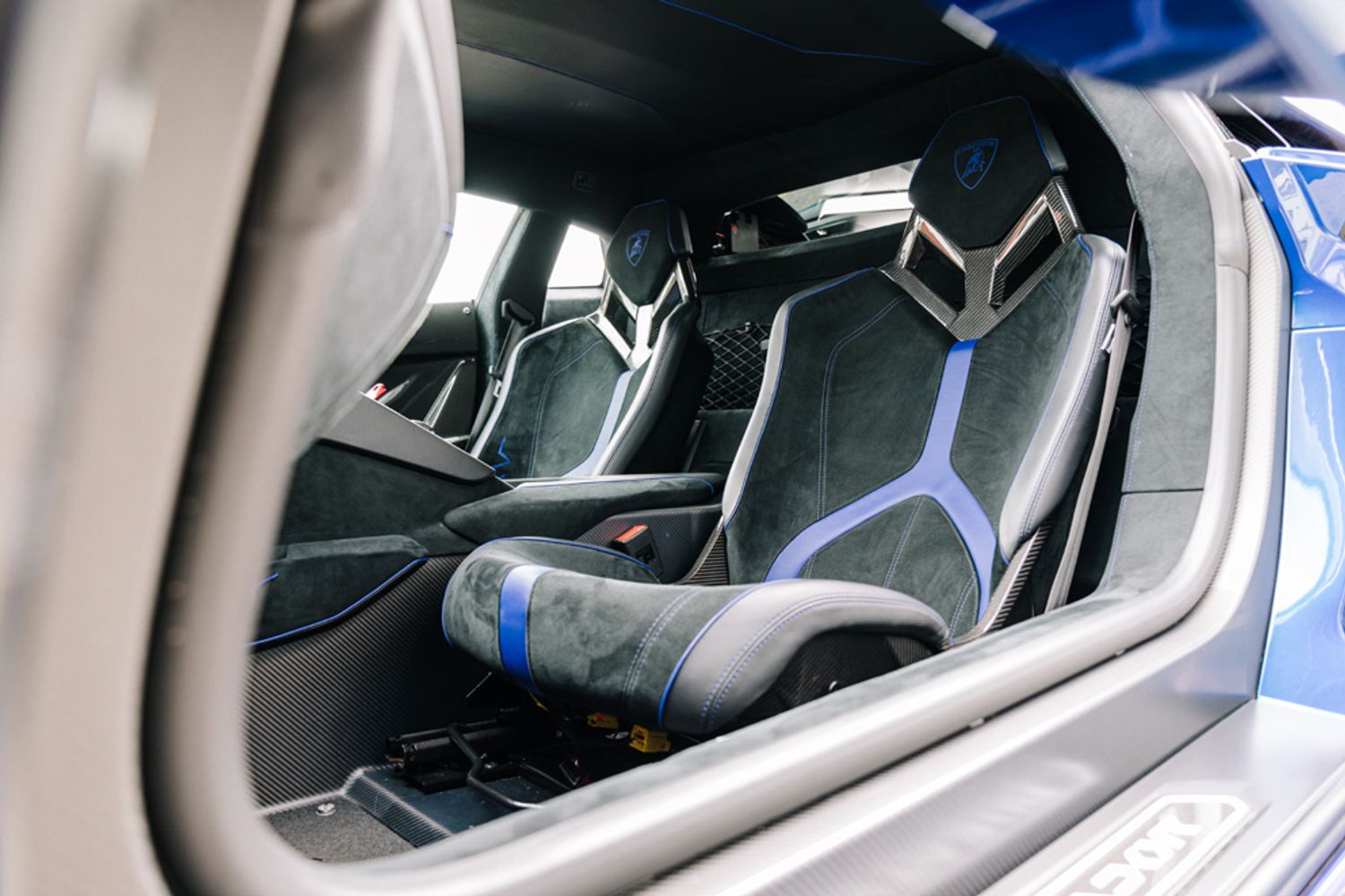LAMBORGHINI AVENTADOR COUPE 6.5 LP 750-4 SUPERVELOCE 2DR SEMI AUTOMATIC