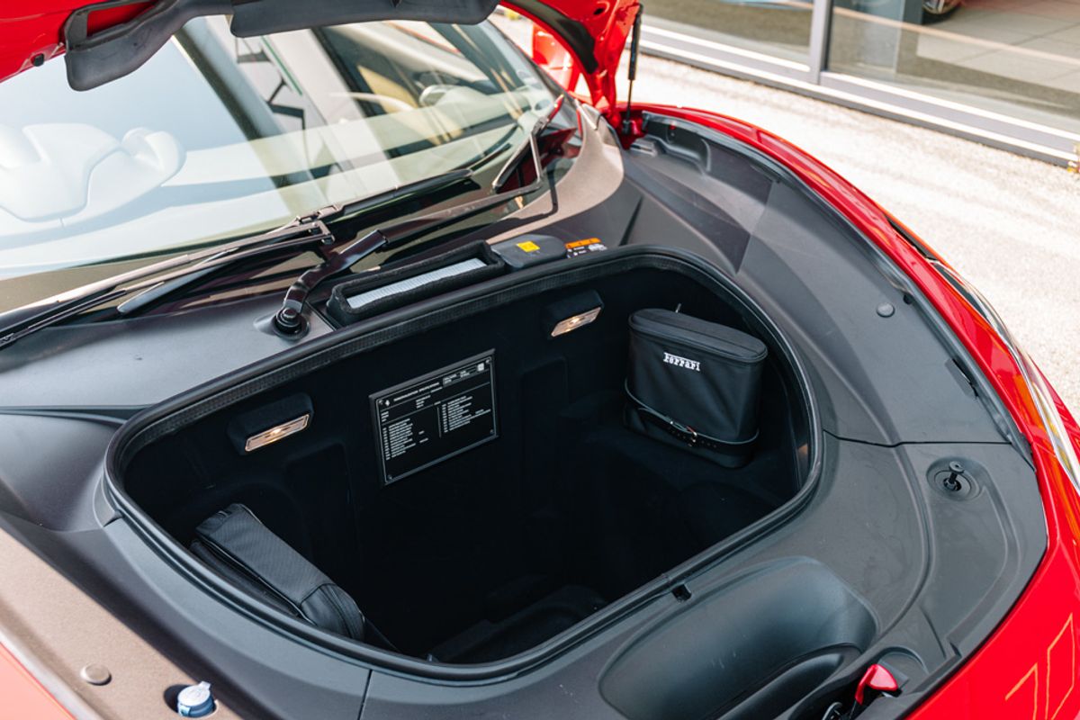 FERRARI F8 TRIBUTO COUPE 3.9 TRIBUTO 2DR SEMI AUTOMATIC