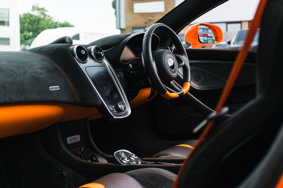 MCLAREN 570S V8 SSG CONVERTIBLE 3.8 V8 SSG 2DR SEMI AUTOMATIC