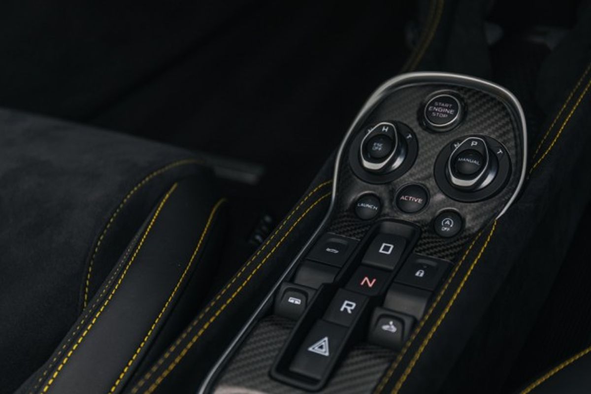 MCLAREN 600LT V8 SSG CONVERTIBLE 3.8 V8 SSG 2DR SEMI AUTOMATIC
