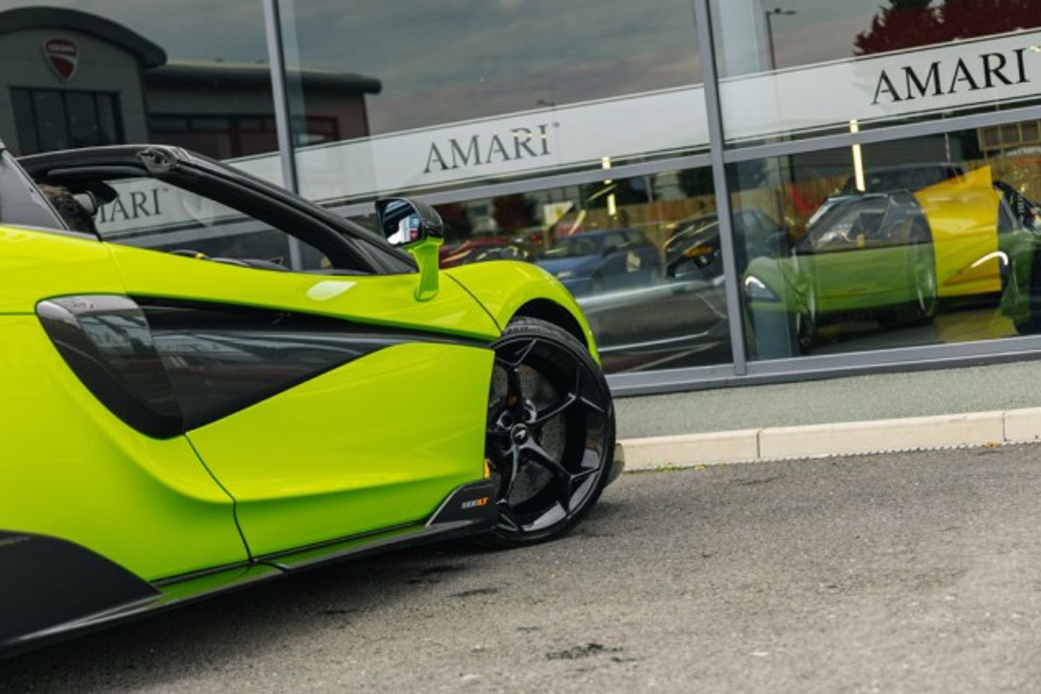 MCLAREN 600LT V8 SSG CONVERTIBLE 3.8 V8 SSG 2DR SEMI AUTOMATIC