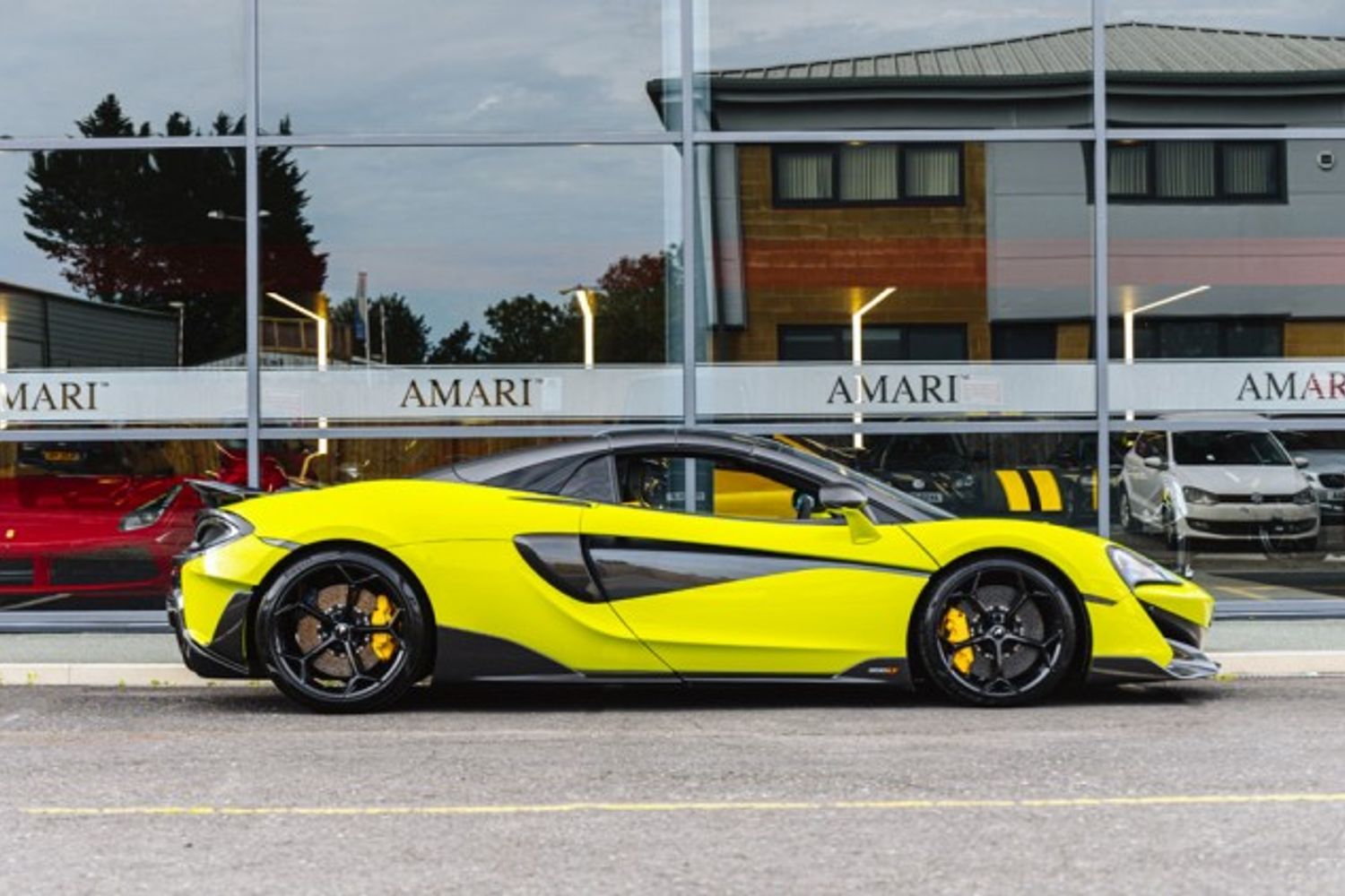 MCLAREN 600LT V8 SSG CONVERTIBLE 3.8 V8 SSG 2DR SEMI AUTOMATIC
