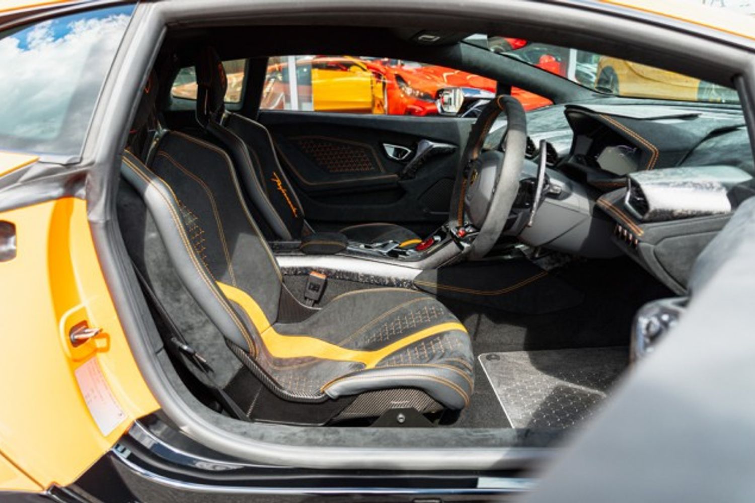 LAMBORGHINI HURACAN COUPE 5.2 LP 640-4 PERFORMANTE 2DR SEMI AUTOMATIC