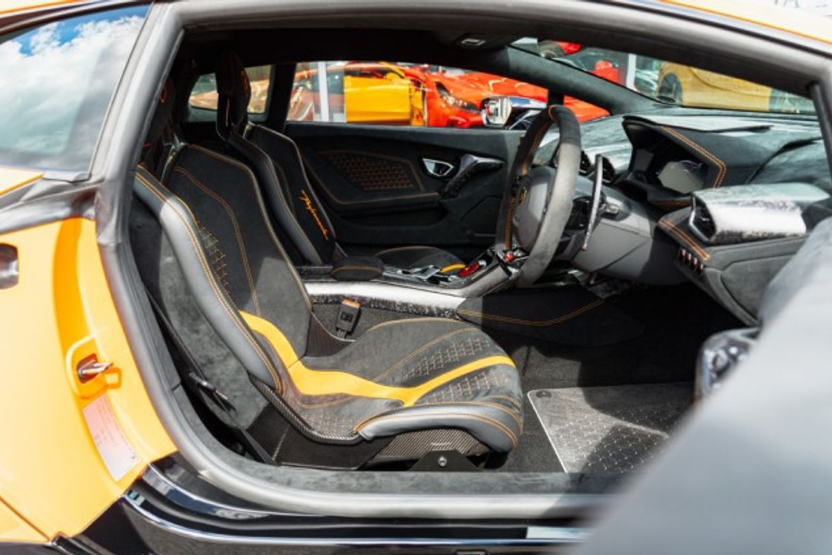 LAMBORGHINI HURACAN COUPE 5.2 LP 640-4 PERFORMANTE 2DR SEMI AUTOMATIC