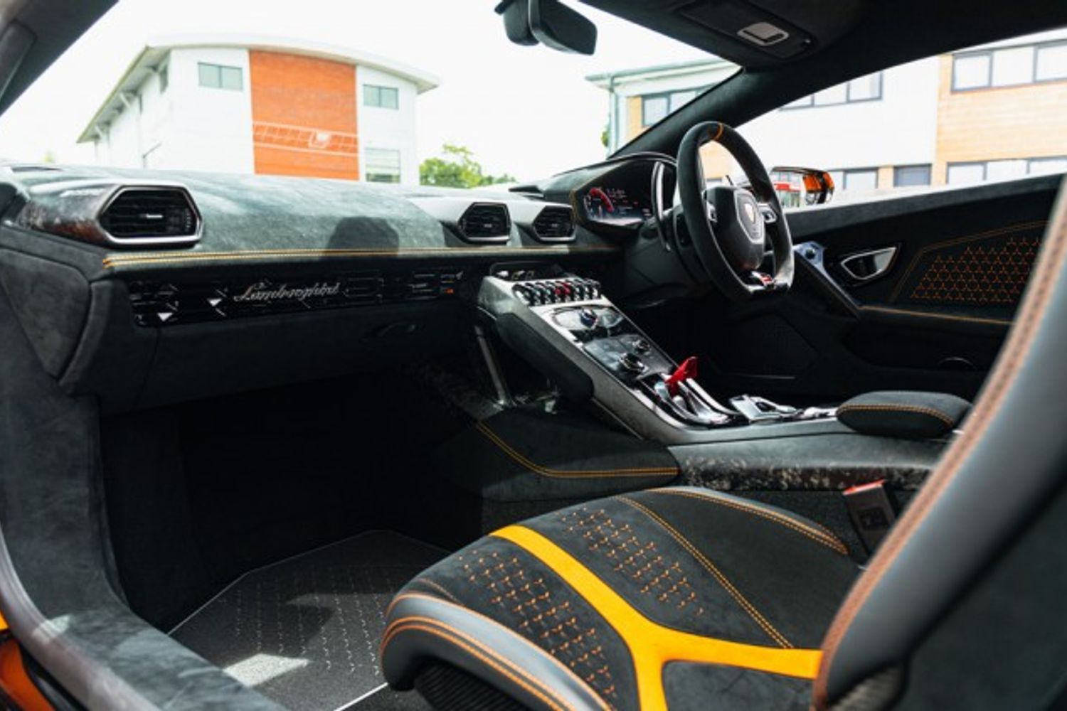 LAMBORGHINI HURACAN COUPE 5.2 LP 640-4 PERFORMANTE 2DR SEMI AUTOMATIC