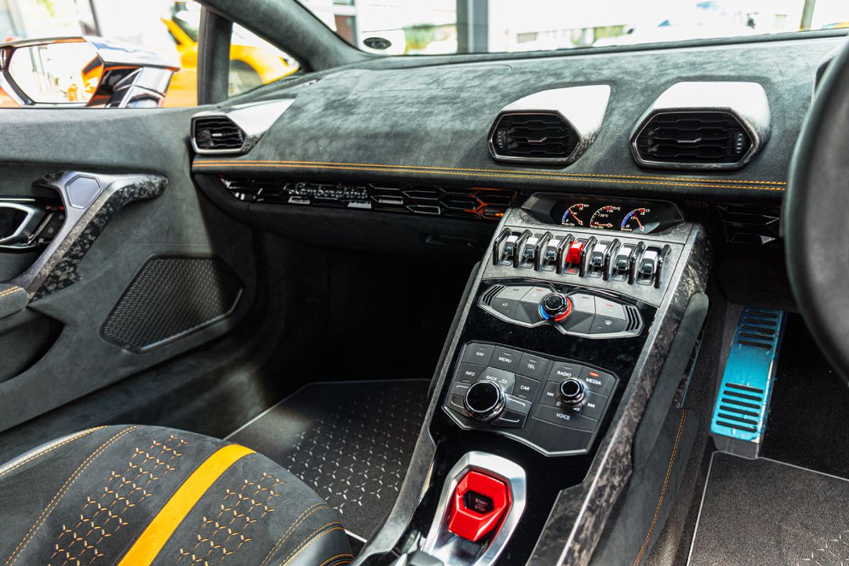 LAMBORGHINI HURACAN COUPE 5.2 LP 640-4 PERFORMANTE 2DR SEMI AUTOMATIC