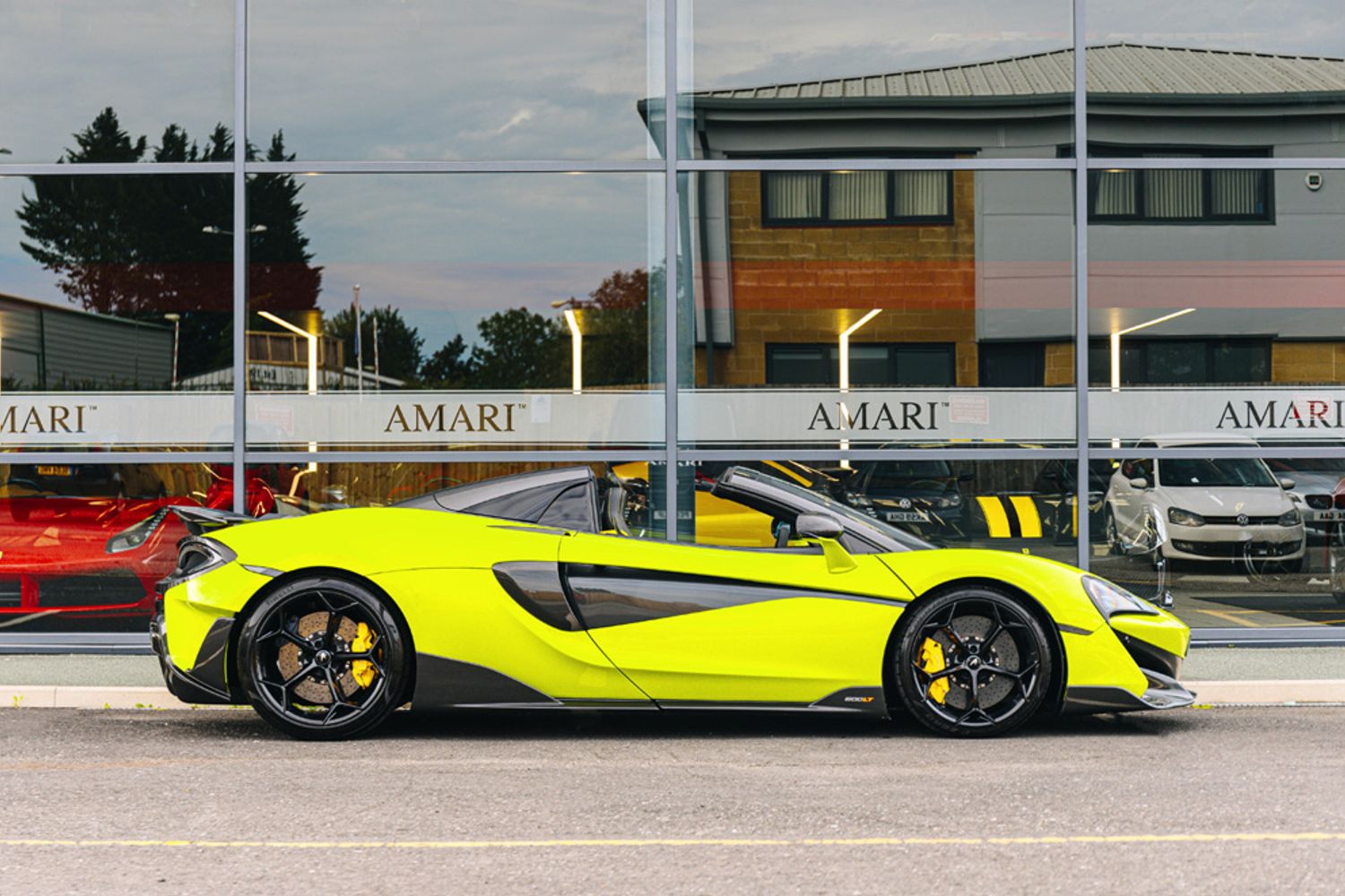 MCLAREN 600LT V8 SSG CONVERTIBLE 3.8 V8 SSG 2DR SEMI AUTOMATIC