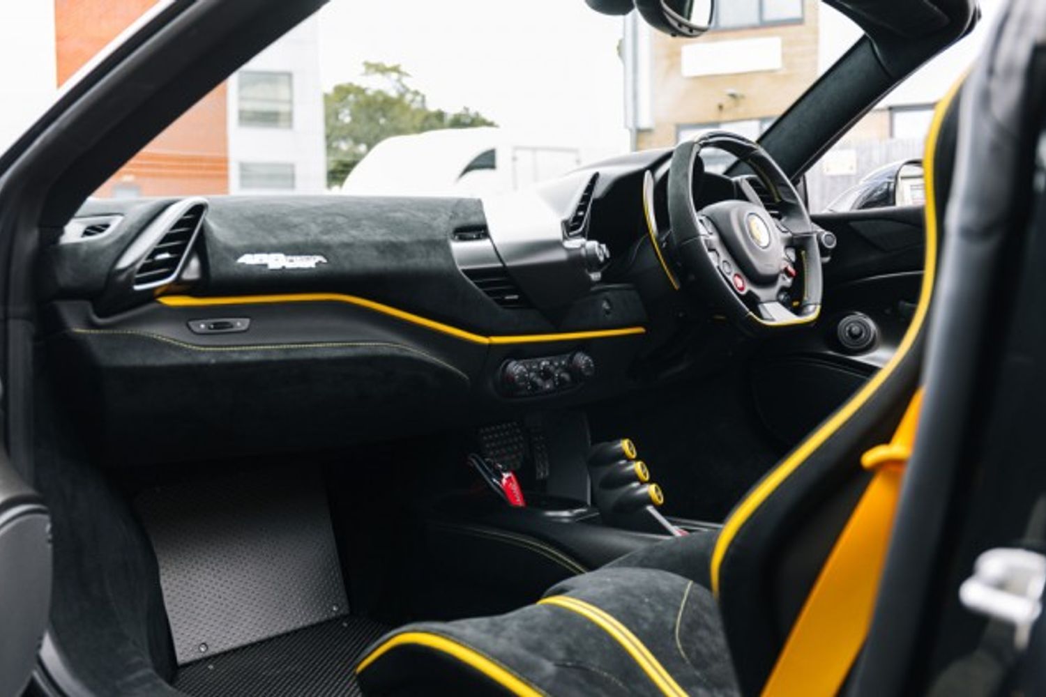 FERRARI 488 PISTA VSS CONVERTIBLE 3.9 VSS 2DR SEMI AUTOMATIC