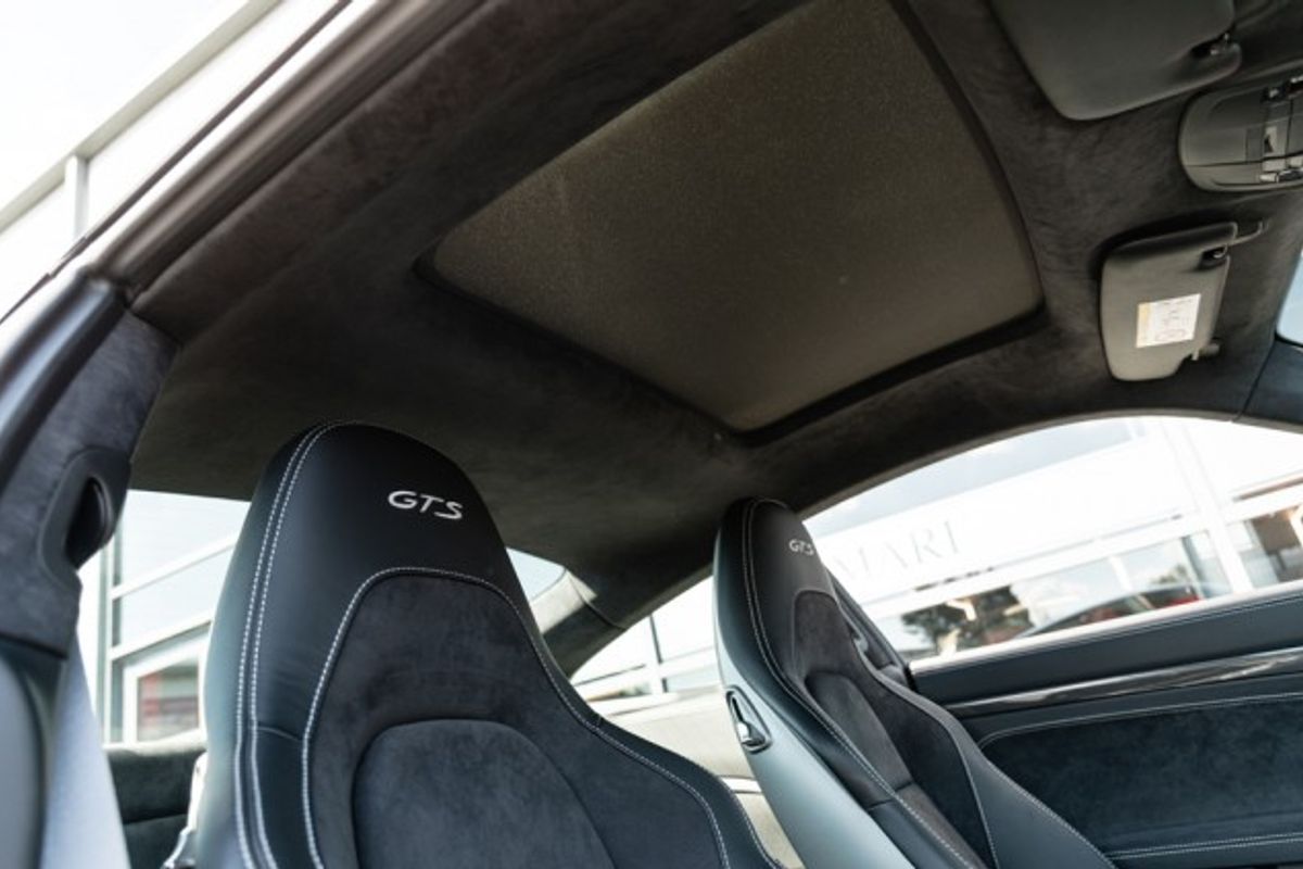 PORSCHE 911 COUPE 3.0 CARRERA GTS PDK 2DR SEMI AUTOMATIC
