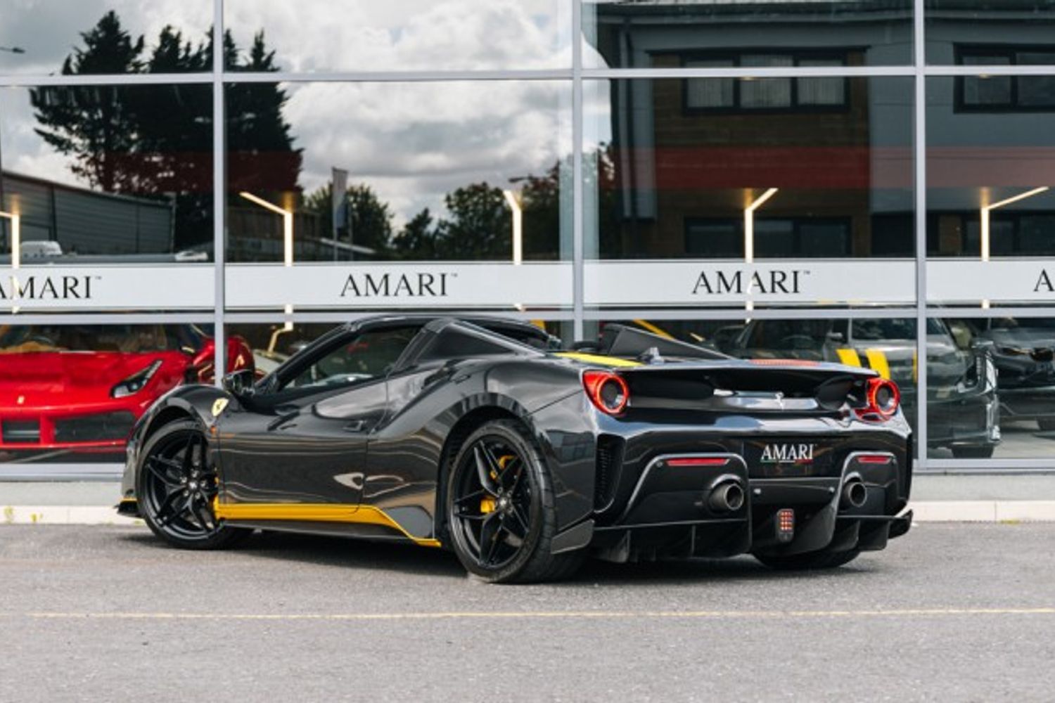 FERRARI 488 PISTA VSS CONVERTIBLE 3.9 VSS 2DR SEMI AUTOMATIC