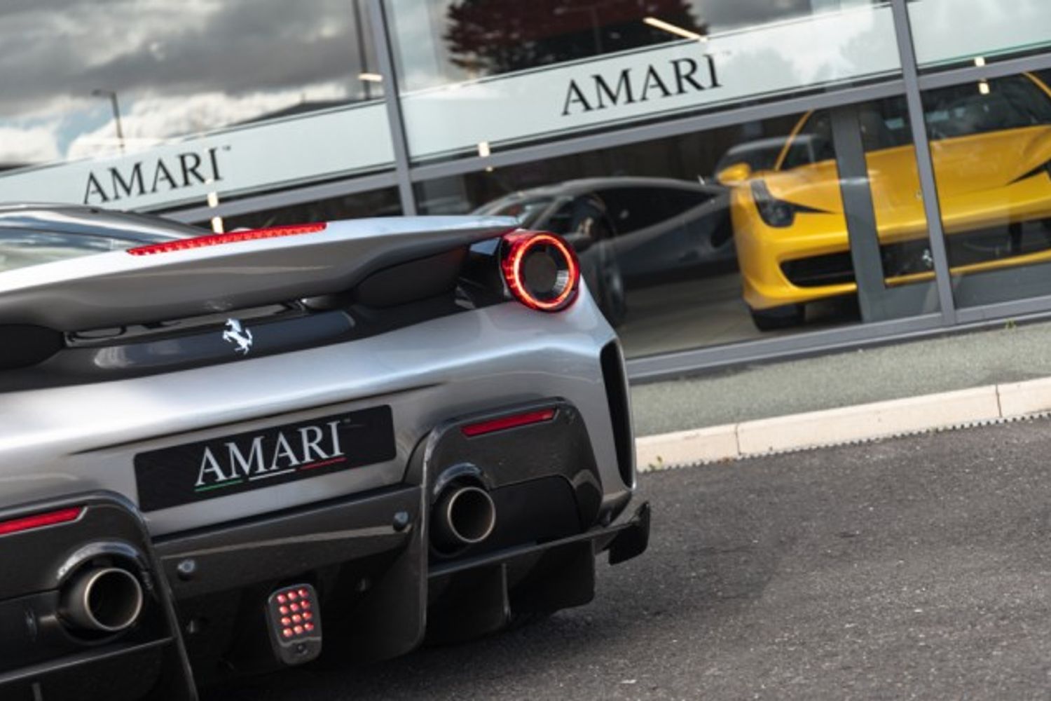 FERRARI 488 PISTA VS COUPE 3.9 VS 2DR SEMI AUTOMATIC