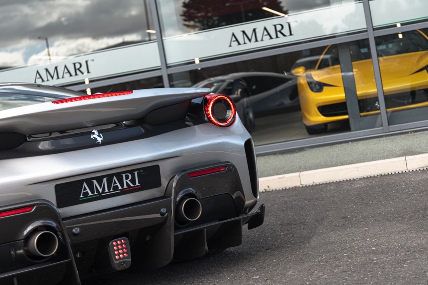 FERRARI 488 PISTA VS COUPE 3.9 VS 2DR SEMI AUTOMATIC