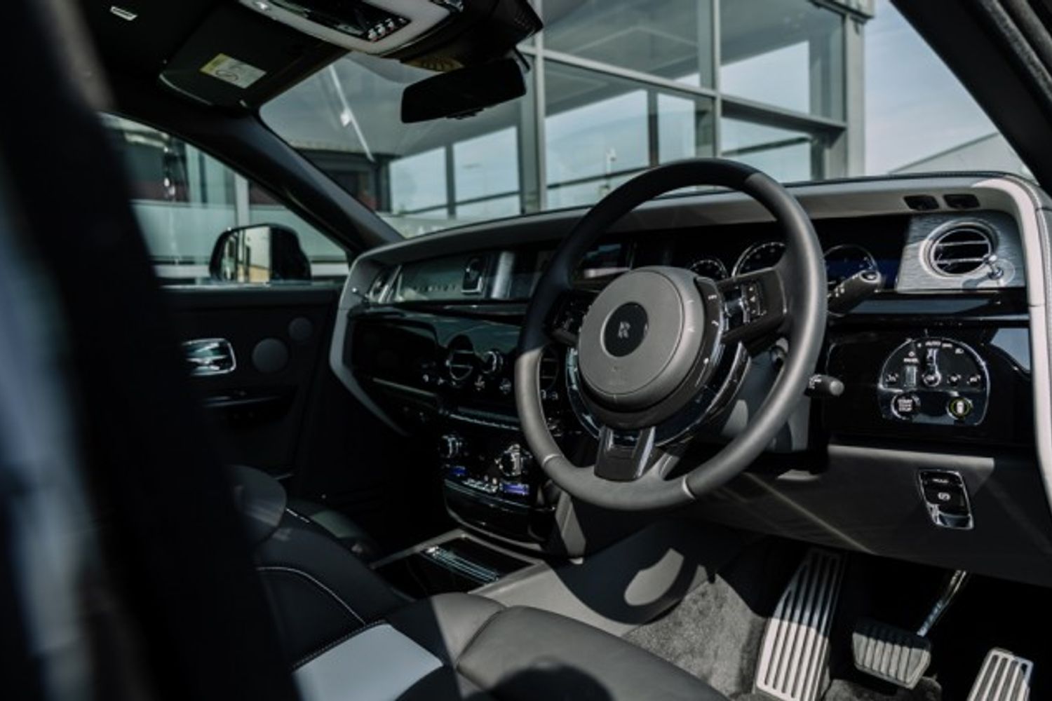 ROLLS-ROYCE PHANTOM COUPE 6.7 V12 SWB 2DR AUTOMATIC