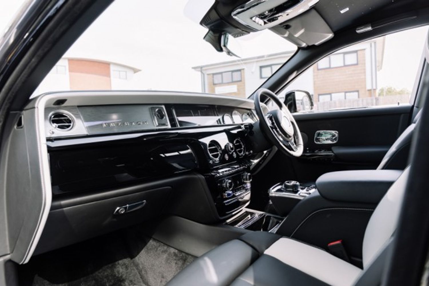 ROLLS-ROYCE PHANTOM COUPE 6.7 V12 SWB 2DR AUTOMATIC