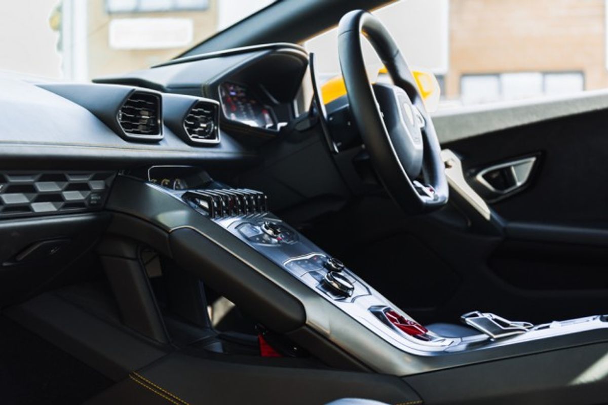 LAMBORGHINI HURACAN COUPE 5.2 LP 610-4 2DR SEMI AUTOMATIC