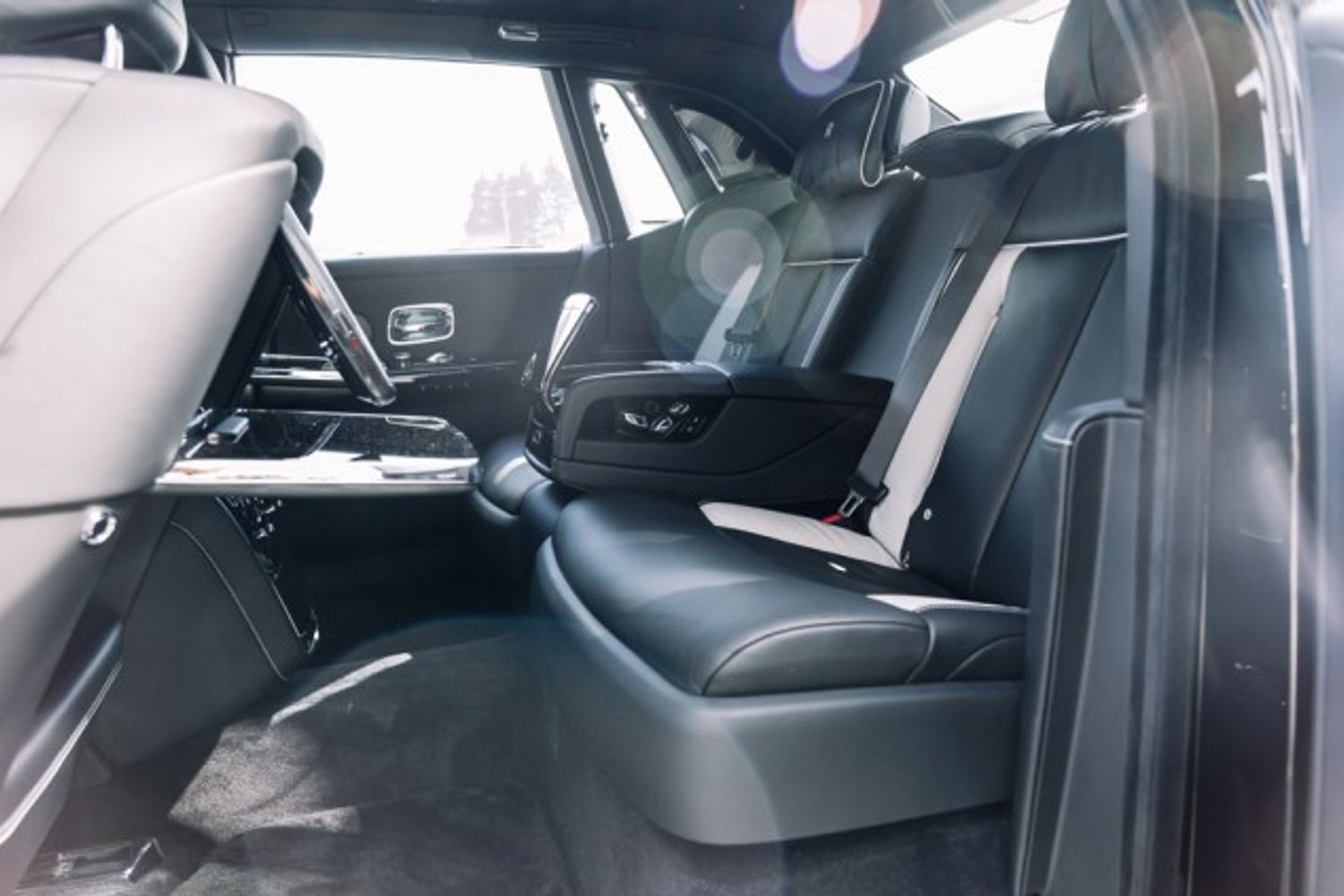 ROLLS-ROYCE PHANTOM COUPE 6.7 V12 SWB 2DR AUTOMATIC