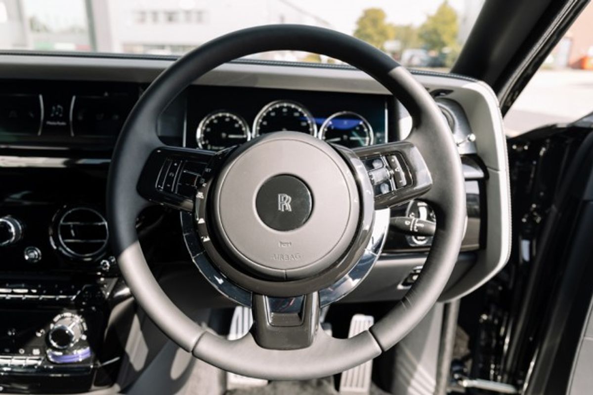 ROLLS-ROYCE PHANTOM COUPE 6.7 V12 SWB 2DR AUTOMATIC