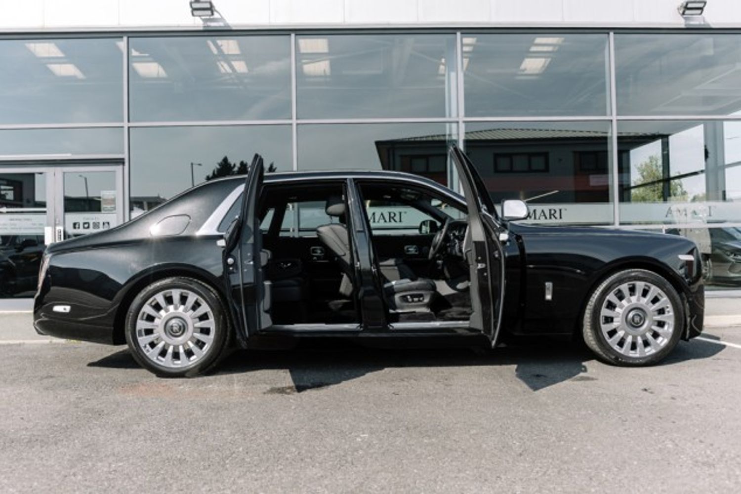 ROLLS-ROYCE PHANTOM COUPE 6.7 V12 SWB 2DR AUTOMATIC