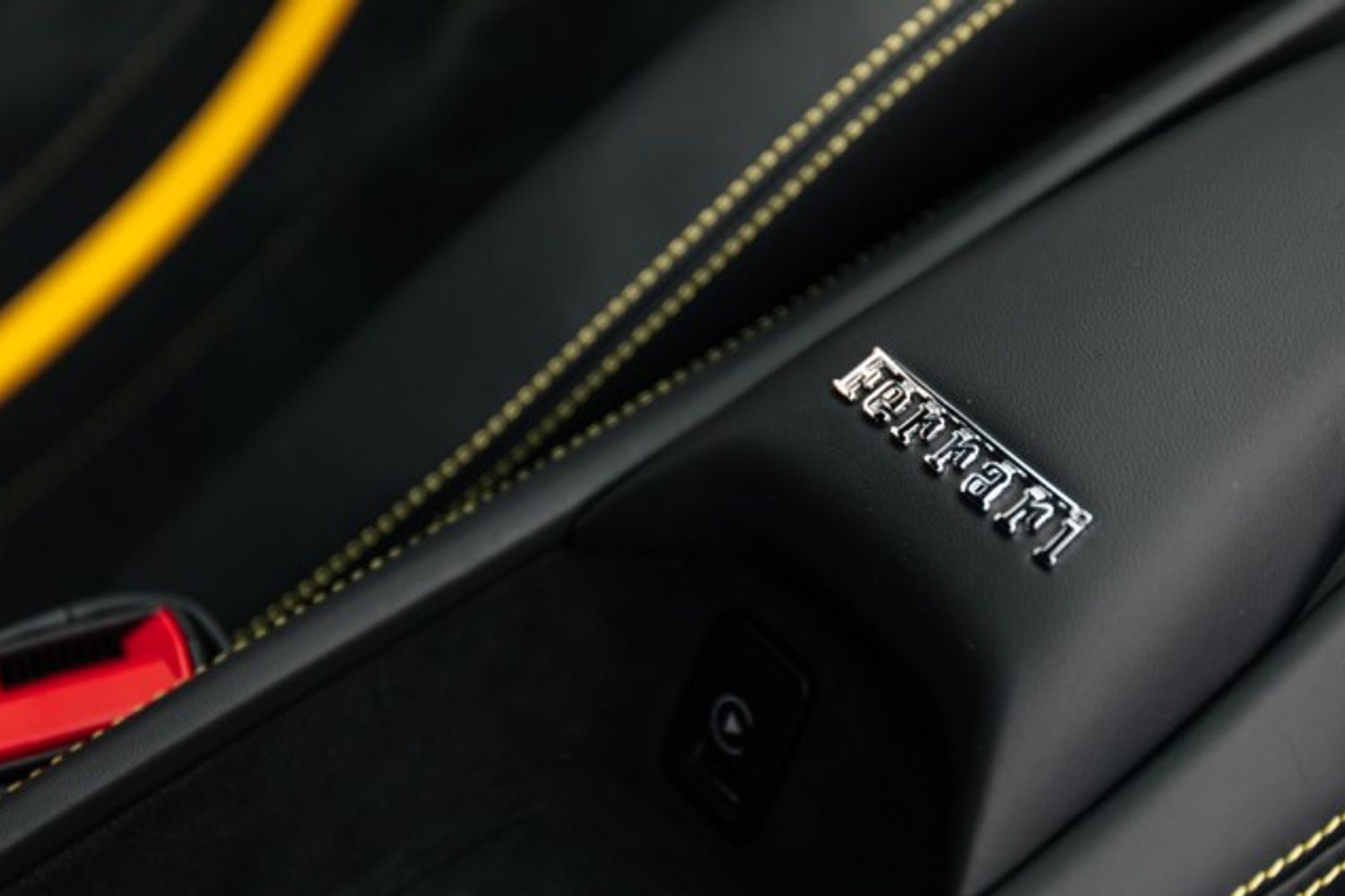 FERRARI F8 TRIBUTO COUPE 3.9 TRIBUTO 2DR SEMI AUTOMATIC