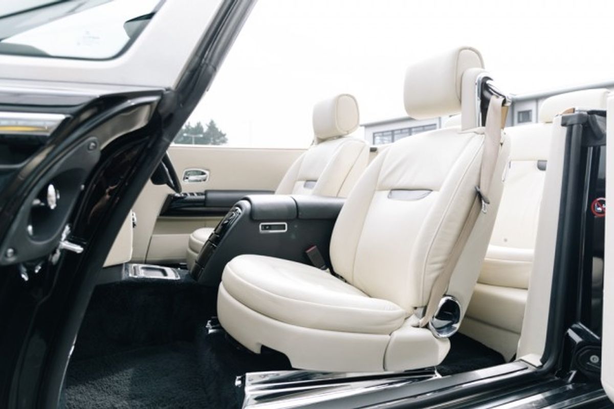 ROLLS-ROYCE PHANTOM CONVERTIBLE 6.7 PHANTOM DROPHEAD COUPE 2DR AUTOMATIC
