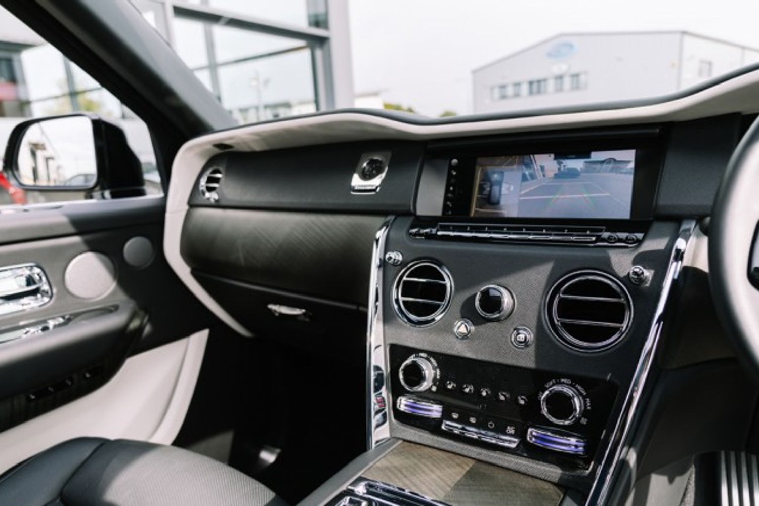 ROLLS-ROYCE CULLINAN ESTATE 6.7 V12 5DR AUTOMATIC