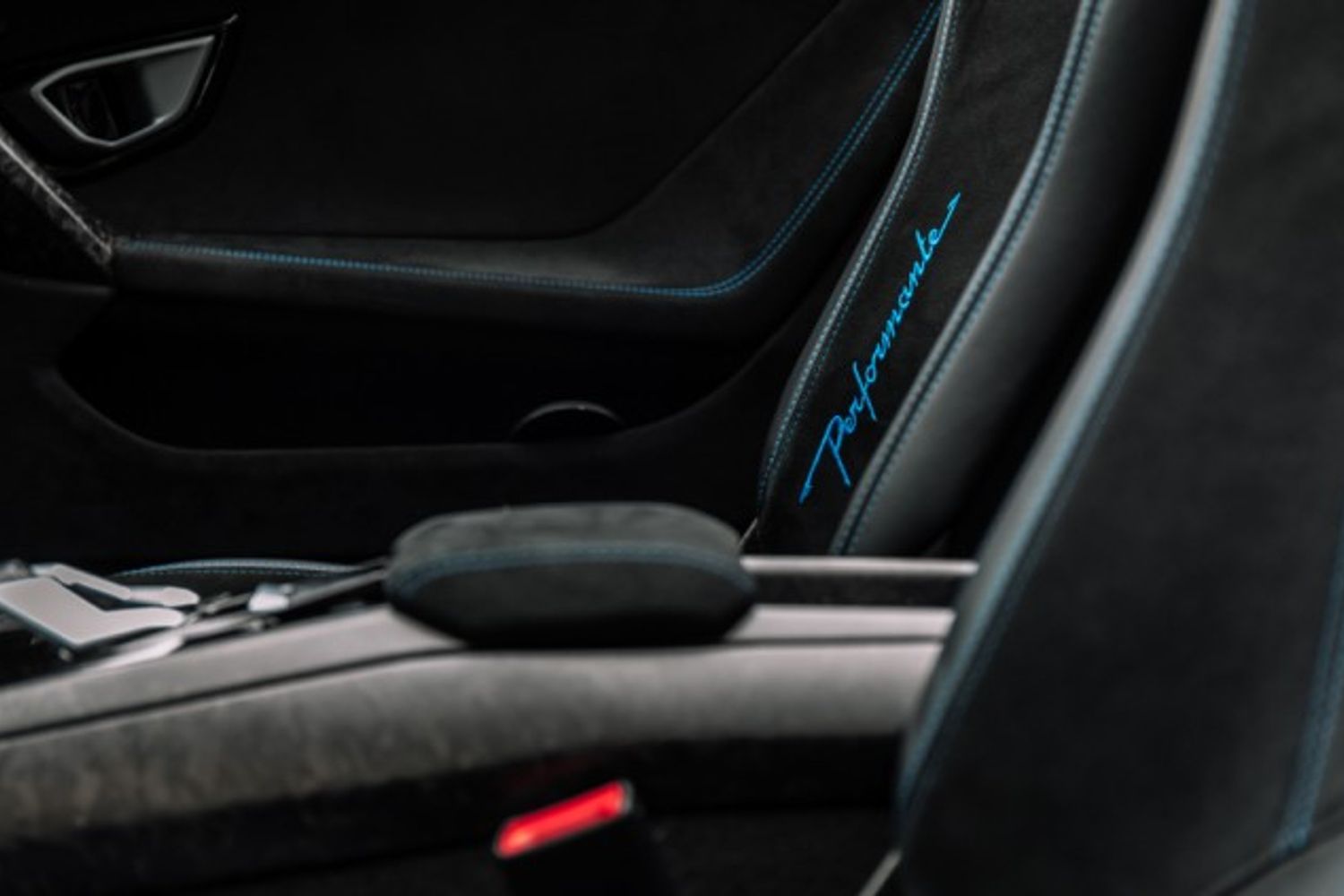 LAMBORGHINI HURACAN LP 640-4 PERFORMANTE COUPE 5.2 LP 640-4 PERFORMANTE 2DR SEMI AUTOMATIC