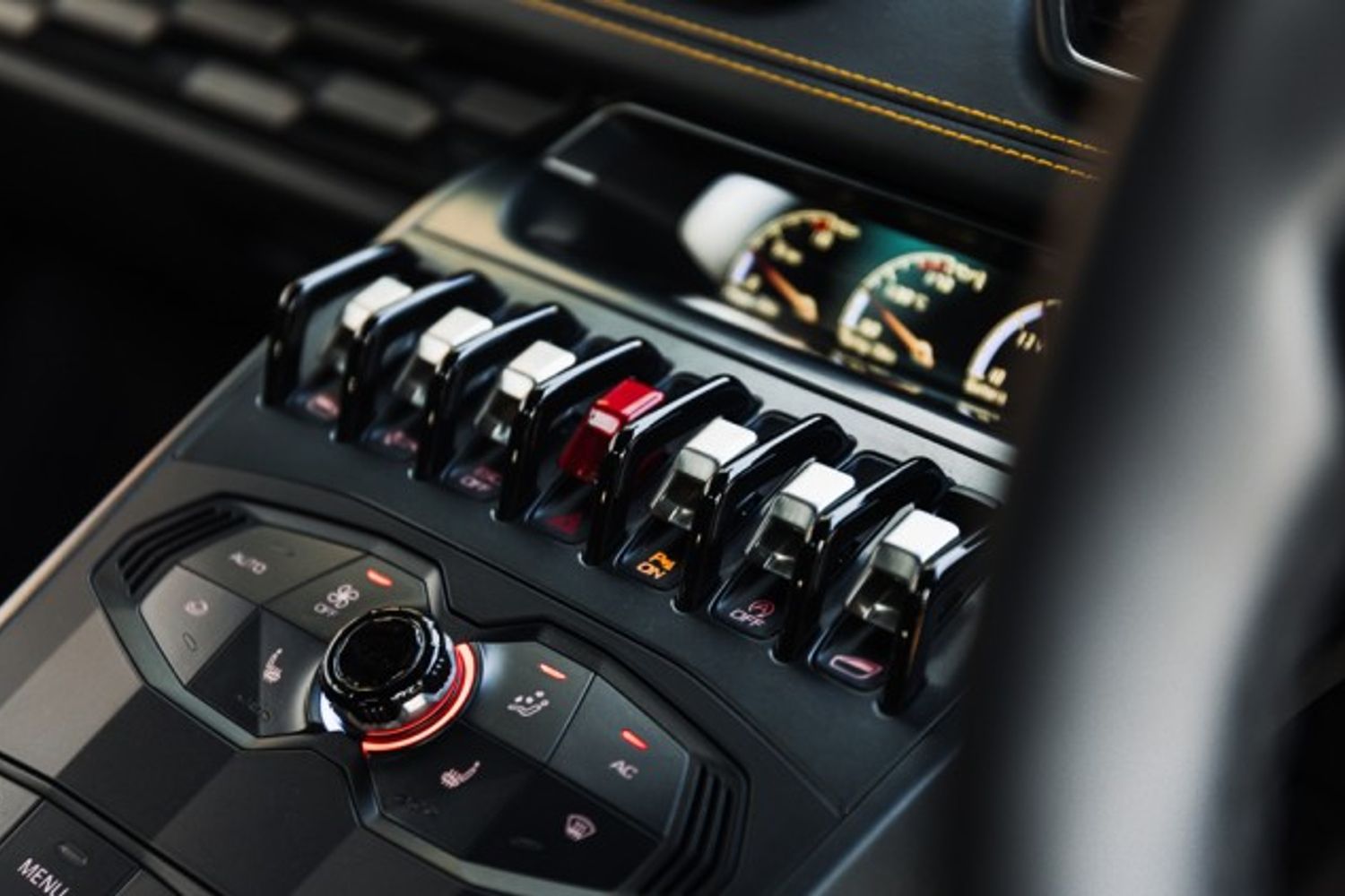 LAMBORGHINI HURACAN COUPE 5.2 LP 610-4 2DR SEMI AUTOMATIC