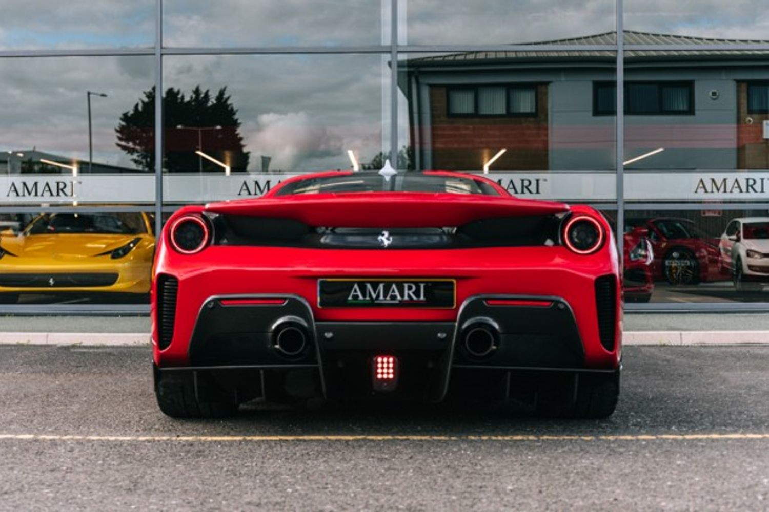 Ferrari 488 Pista Coupe 3.9 VS 2DR SEMI AUTOMATIC