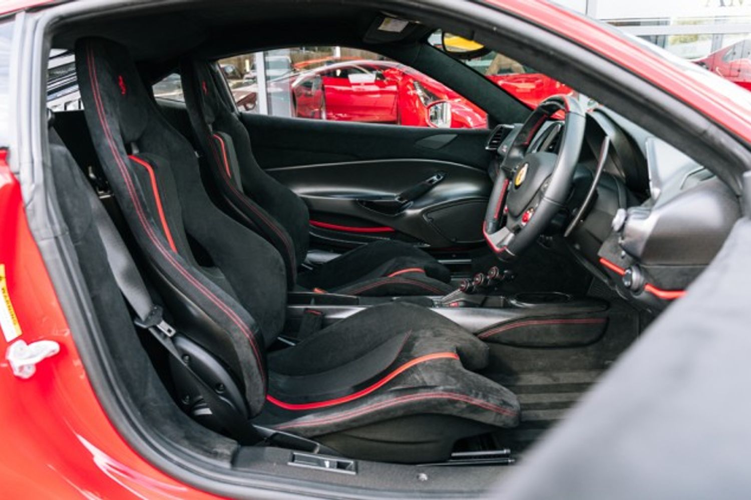 Ferrari 488 Pista Coupe 3.9 VS 2DR SEMI AUTOMATIC